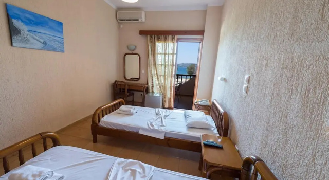 Номер Standard с балконом Galaxy Hotel