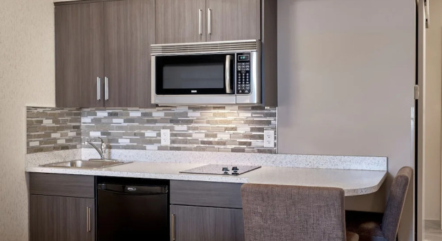 Четырёхместный люкс Fairfield Inn & Suites by Marriott Airdrie