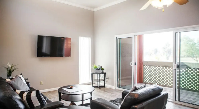 Old Town Scottsdale Golf Retreat, Забронировать Отель Скотсдейл 
