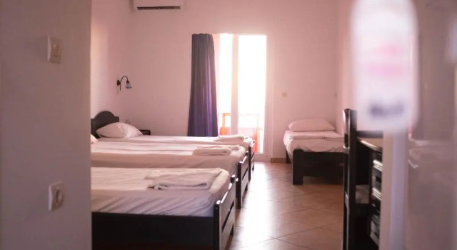 Четырёхместный номер Standard с видом на море The Pink Palace Hostel
