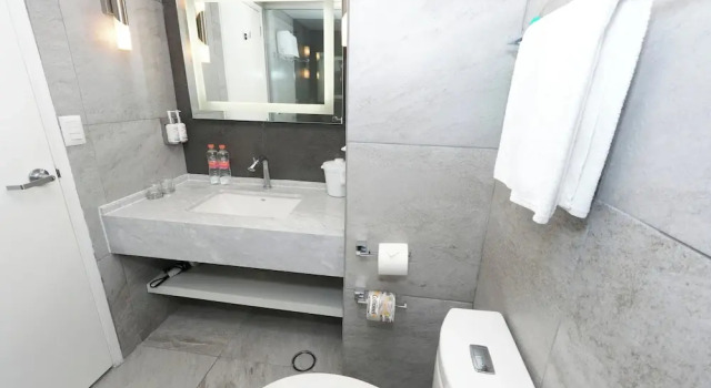 Четырёхместный номер Standard с балконом и с видом на сад Holiday Inn Queretaro Centro Historico by IHG
