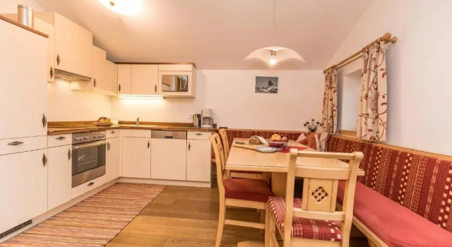 Апартаменты Alpenhof Apartments