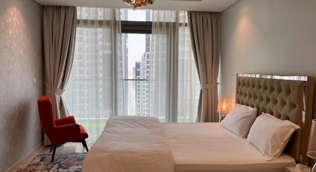 Elegant 2 BHK Paramount Tower City View, Забронировать Апартаменты/квартира Отели Эмирата Дубая с парковкой, рядом с Marasi Promenade, Парковка