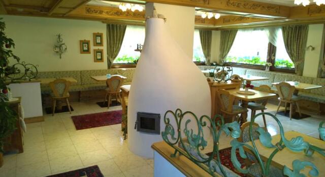 Chalet La Felce, Забронировать Шале Отели в центре Каризоло, в центре