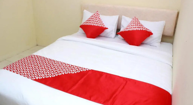 OYO 1335 Anie 71 Residence, Book Hotel Bengkulu 