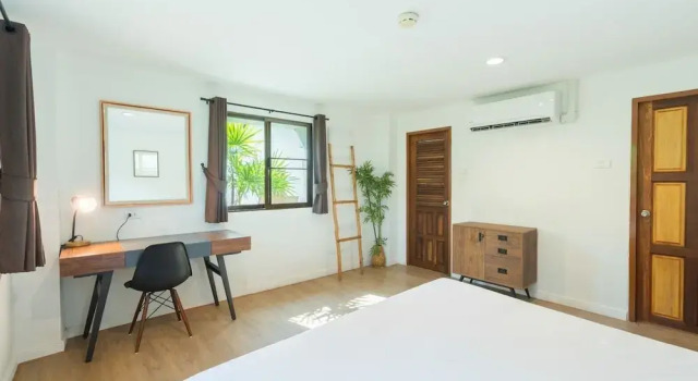 Номер Deluxe с 2 комнатами с балконом и с видом на сад Dolphin Bay Beach Resort