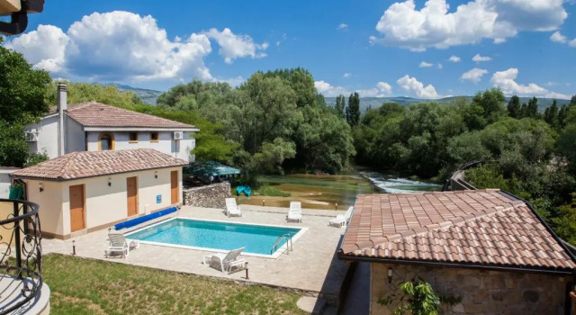 Апартаменты Luxury Motel Kolo