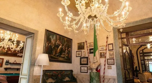 Palazzo Doria Napoli, Забронировать Отель «постель и завтрак» Отели Неаполя с парковкой, рядом с Кафедральный собор Неаполя, Парковка