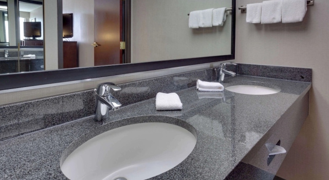 Люкс Drury Inn & Suites Kansas City Overland Park