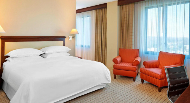 Номер Deluxe Sheraton Hotel Stonebriar
