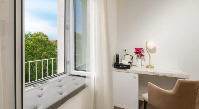 Двухместный номер Deluxe с балконом Flos Luxury Rooms