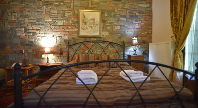 Santa Marina GuestHouse, Book Hotel Káto Loutrákion Macedonia