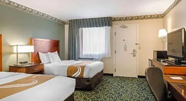 Четырёхместный номер Business Quality Inn & Suites - Boston/Lexington