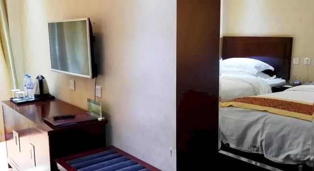 昆明三叶饭店, Book Hotel Hoteller i Kunming med parkering, Parkering