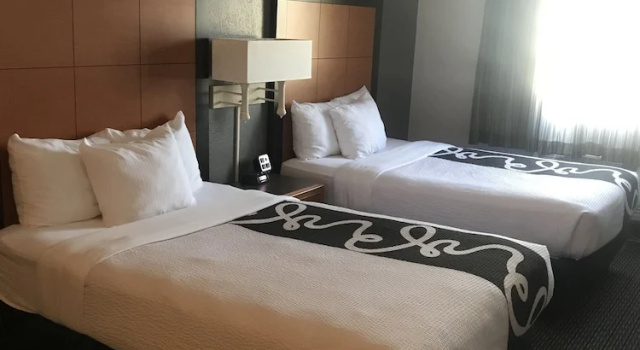 Четырёхместный номер Standard Crest Motel