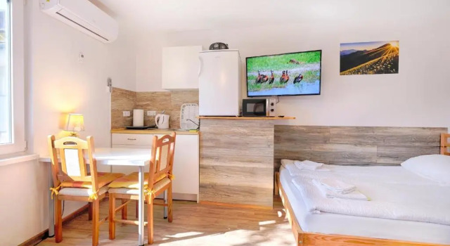 New Studio with AirCon & FREE Parking