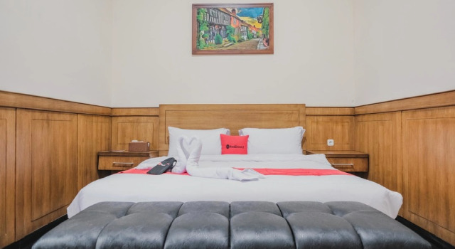 Люкс RedDoorz Plus @ Jalan Dr. Cipto Mangunkusumo Lampung