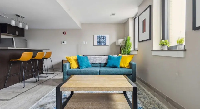 Апартаменты Modern Downtown Apartment