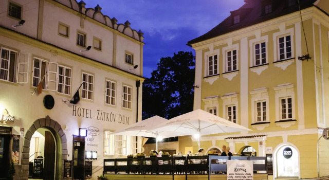 Hotel Zátkův dům, Забронировать Отель Отели Ческе-Будеёвице 3 звезды, рядом с South Bohemian Motorcycle Museum, 3*