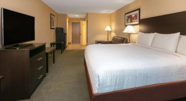 Люкс Days Inn & Suites by Wyndham Florence/Jackson Area