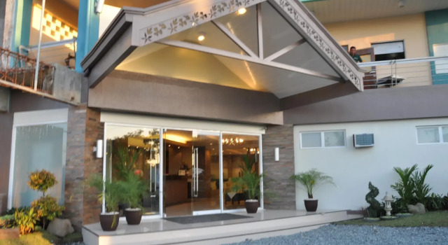 Magallanes Square Hotel