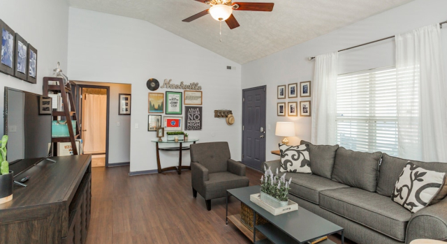 Коттедж Looby Location- Charming 3br Home 10 min to Downtown!