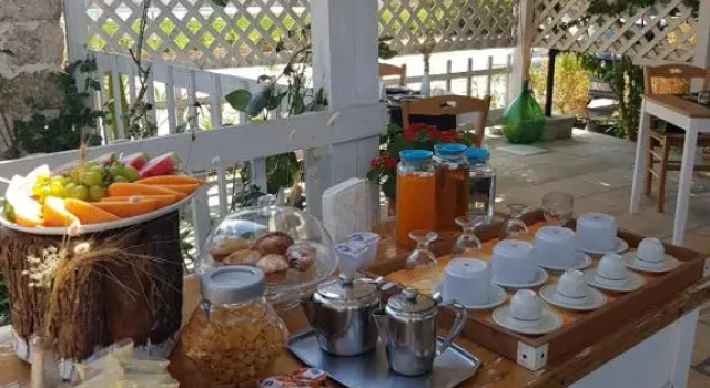 B&B Casina Le Rene, Book Bed and Breakfast Hotels in Poggiardo with Parking, Parking