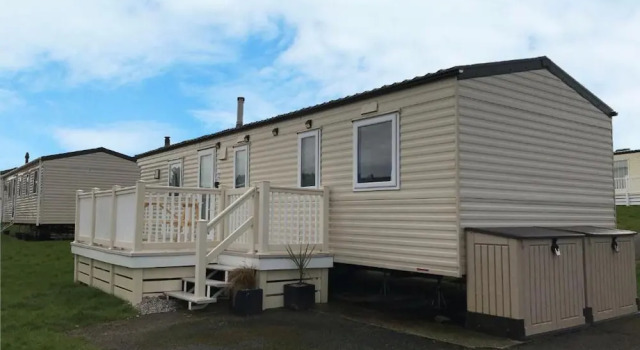 Newquay - Caravan - Sleeps 8 - Parking - Seaside