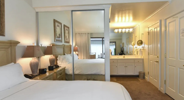 657 S At Silverado Studio Bedroom Residence by Redawning