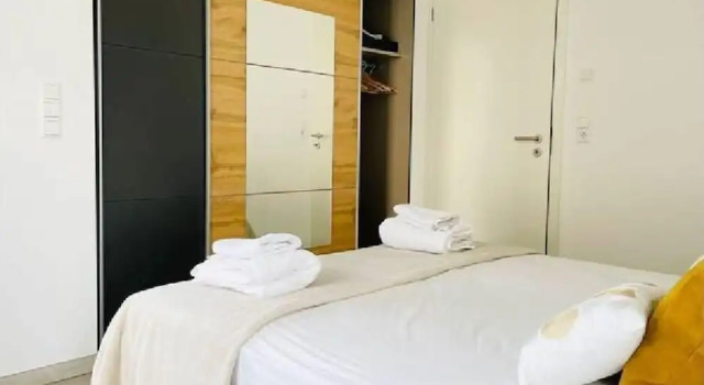Cosy 1 bedroom in City Center w Terrace