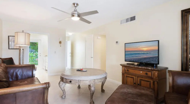 Olde Naples Condo #811, Забронировать Отель Нейплс Southwest Florida, рядом с Lowdermilk Beach
