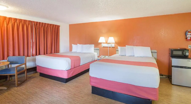Четырёхместный номер Deluxe Motel 6 Gold Beach