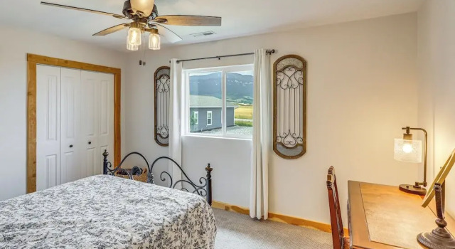 Mountain-view Red Lodge Home - 10 Mi to Skiing!, Buchen Sie Ferienhaus Hotels in Montana mit Parkplatz, Parkplätze