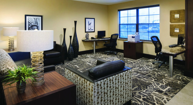 ClubHouse Hotel & Suites Fargo, Забронировать Отель Отели Фарго с парковкой, рядом с Медицинский центр Sanford в городе Фарго, Парковка