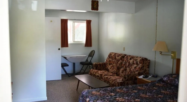 Rivermount Motel, Забронировать Кемпинг Кемпинги и глэмпинги Британской Колумбии, Кемпинг