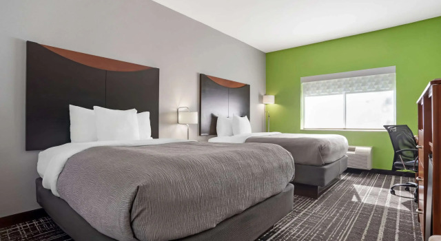 Четырёхместный номер Standard Quality Inn & Suites Birmingham - Highway 280