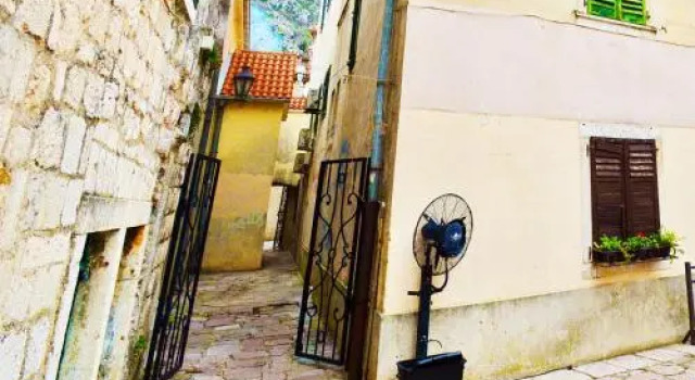 Tajami Apartments, Book Lejlighed Hoteller i Kotor Riviera med parkering, Parkering