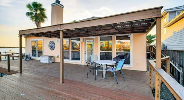 Коттедж Snowbird Getaway: Waterfront Home, 1 Mi to Beach