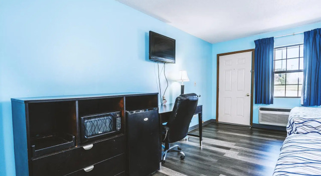 Четырёхместный номер Standard Blue Way Inn & Suites Wellington
