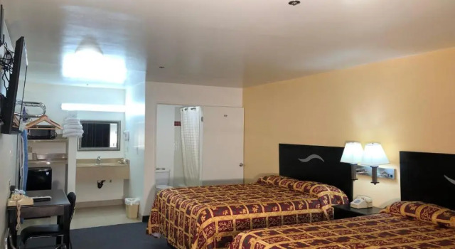 Четырёхместный номер Standard Luxury Inn