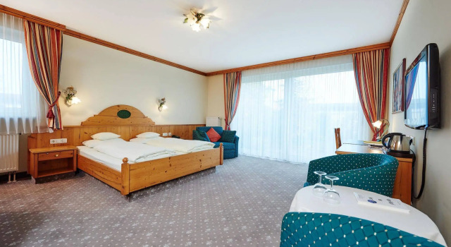 Hotel am See, Buchen Sie Hotel Neutraubling Oberpfalz