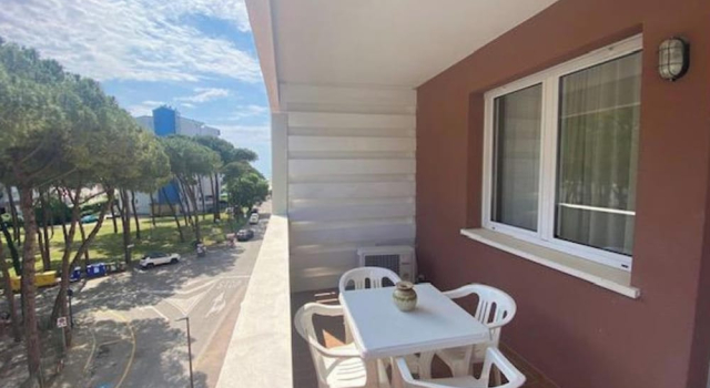 Inviting Apartment Near the Beach, Book Lejlighed Hoteller i Friuli Venezia Giulia med parkering, Parkering