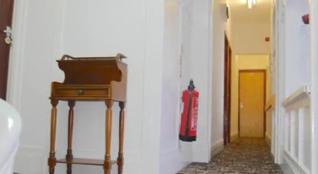 Sam Residence Hotel, Забронировать Отель Отели Блэкпул 3 звезды, рядом с Конференц-центр Winter Gardens, 3*