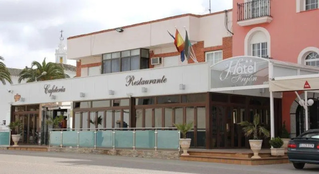 Hotel Frijon, Забронировать Отель Недорогие отели Badajoz Province, недорого