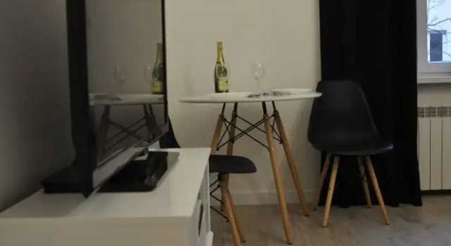 Stylish&Comfortable Apartment, Забронировать Апартаменты/квартира Отели Варшавы с парковкой, рядом с Варшавский торговый центр, Парковка