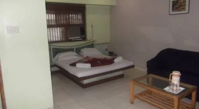 Paras Hotel, Забронировать Отель Отели Пимпри-Чинчвада с парковкой, Парковка