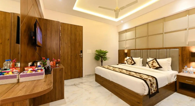Avalon Palms Agra