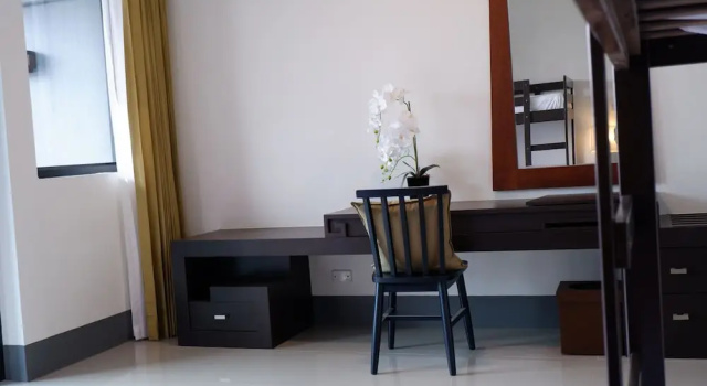 Четырёхместный семейный номер Standard с балконом Nara Residence Trang