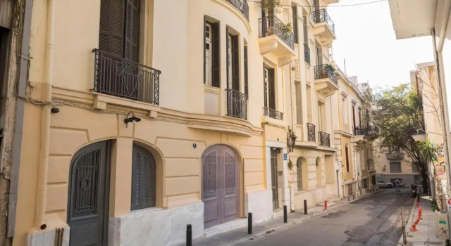 Wisdom Residence Luxury Apartments at Plaka