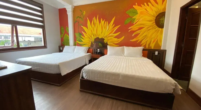Четырёхместный семейный номер Standard Jade Hotel